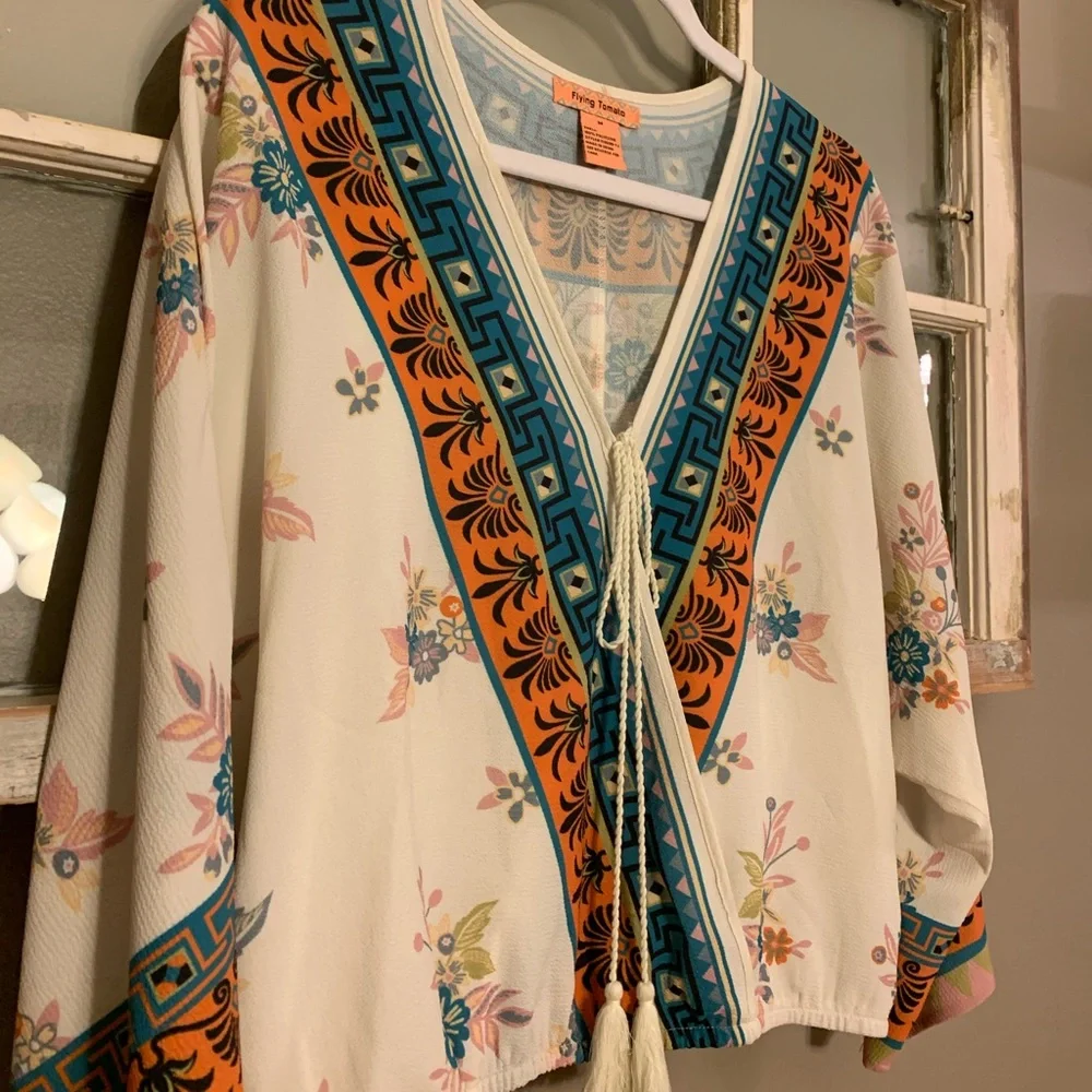 Boho Flowy Tie Front Blouse - Picture 4 of 6